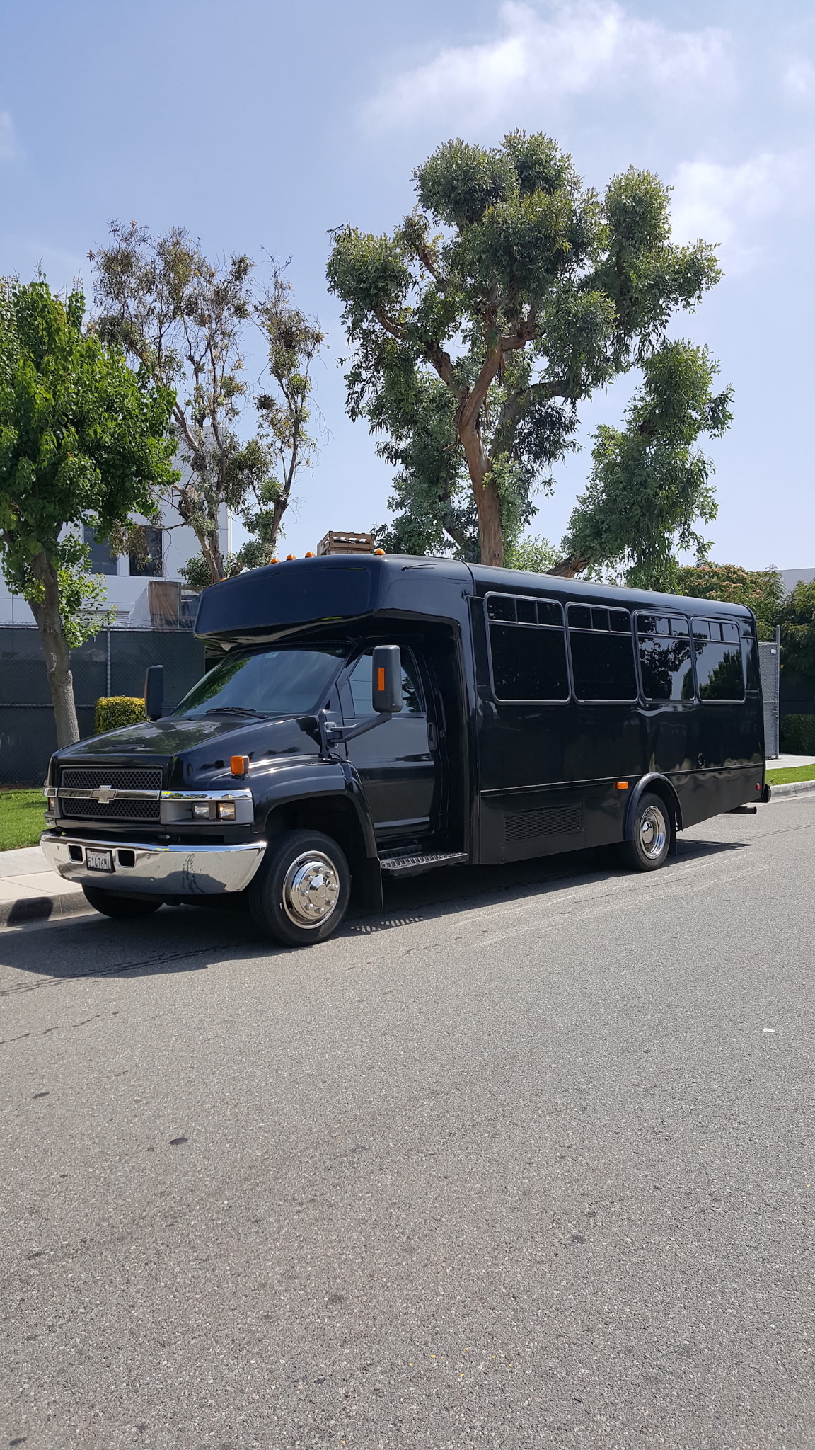Large party bus Anaheim — wedding parties corporate celebrations large group events